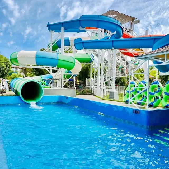 Domingo en Acuapark se pasa mejor! Ven a disfrutar de un lindo día rodeado de toboganes , piscinas y muchas…